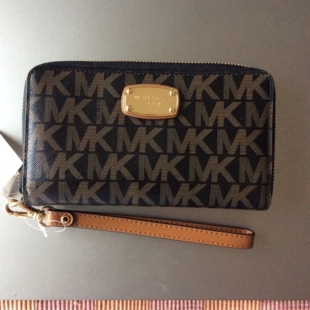Michael Kors Jet Set Wristlet Phone  Wallet  NWT